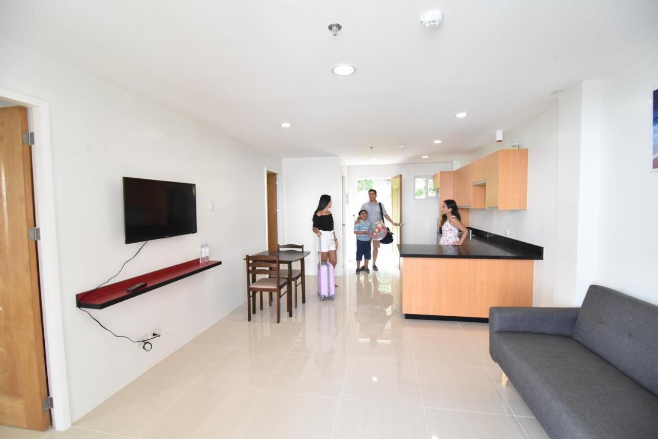 Holiday Oceanview Residences And Resort Samal Exterior photo