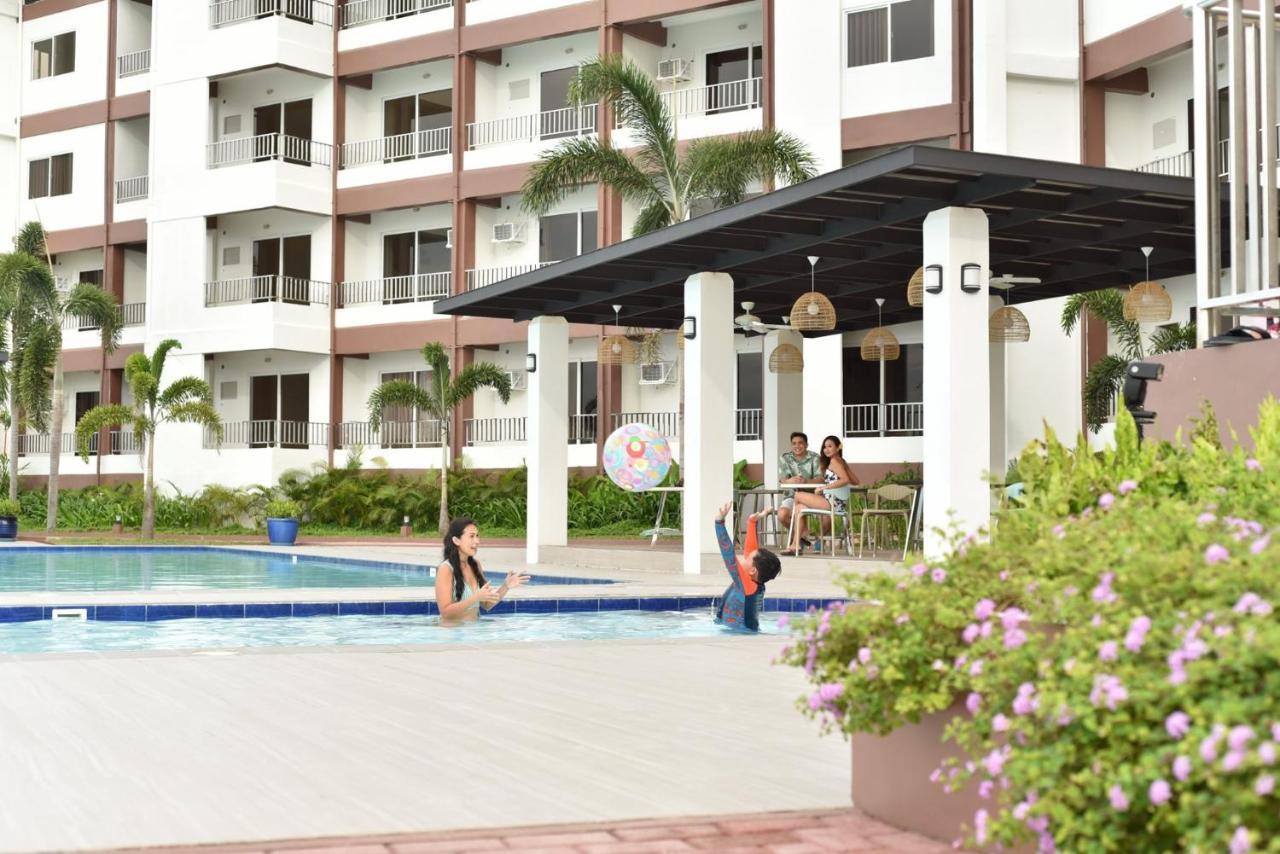 Holiday Oceanview Residences And Resort Samal Exterior photo